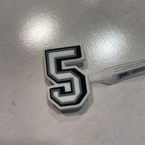 Number 5 croc assesories